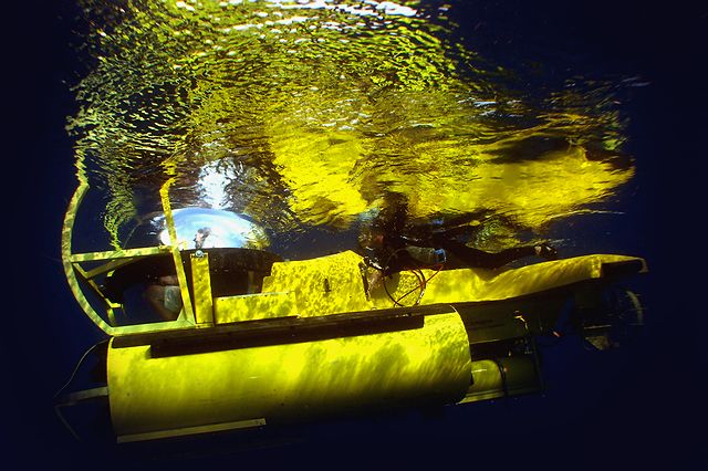 Submarine tours in Grand Cayman with the Bubble Sub - The worlds only 360 degree visibility submarine - Photography by Ray Bilcliff