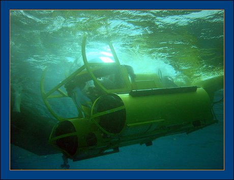 The Bubble Sub - The ONLY 360 degree submarine in Grand Cayman - Cayman Islands - photograph gallery by Ray Bilcliff