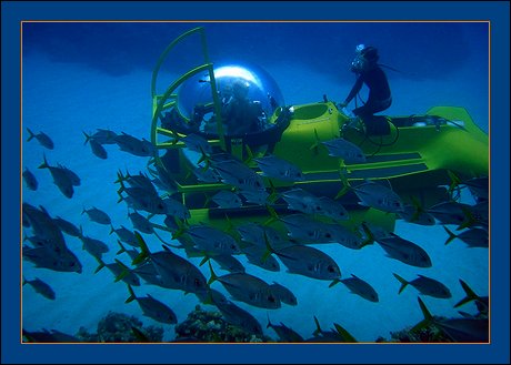 The ONLY 360 degree submarine in Grand Cayman - Cayman Islands - BEYOND IMAGINATION - Digital photography Ray Bilcliff